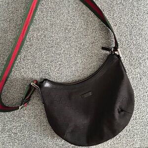 Gucci Black Shoulder Bag with Green and Red Strap